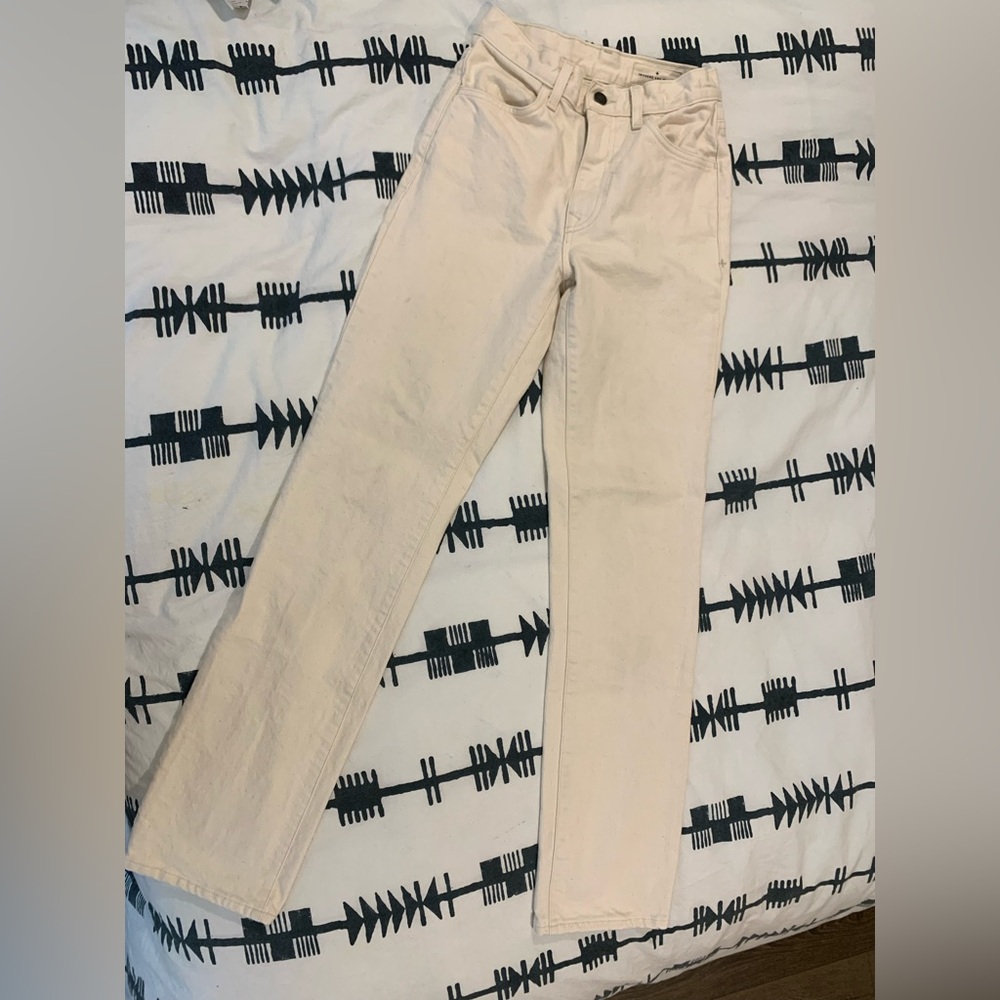 imogene + willie Straight Leg Jeans in Off-White